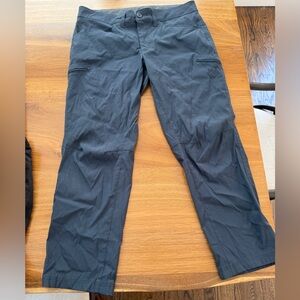 Eddie Bauer Black Cargo Pants with Performance Fabric 36 x 30